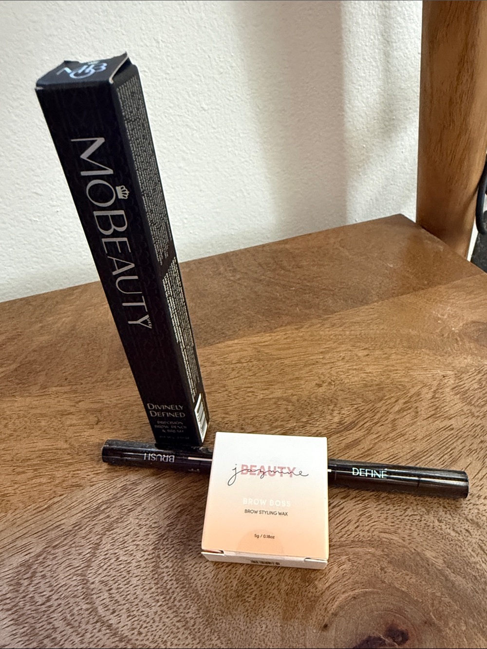 MoBEAUTY and Jazmine beauty Define Brow Styling Set in Blonde